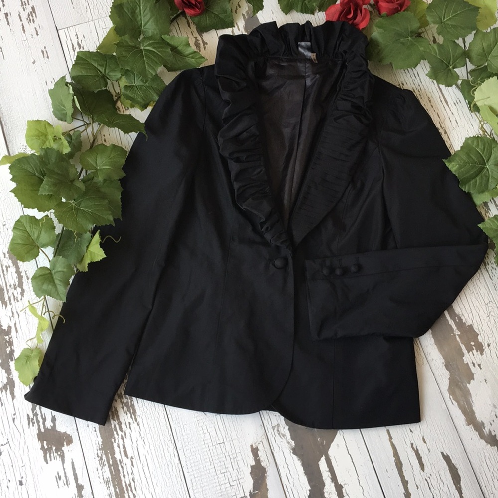 Unique black ruffle tuxedo/blazer size Large